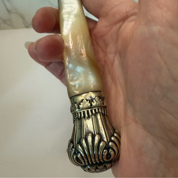 Antique elegant crumb catcher silver with mother of pearl handle - Picture 8 of 13
